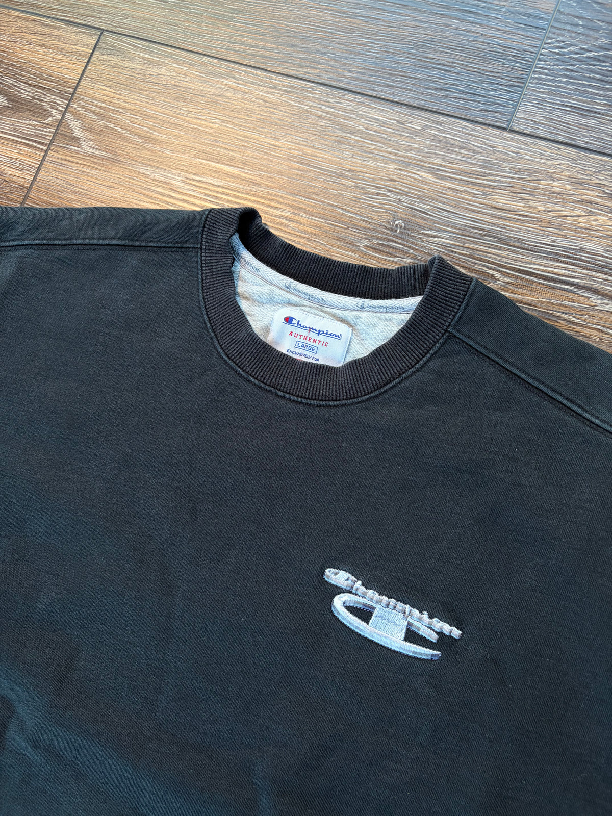 Supreme Champion 3D Metallic Crewneck FW18 L