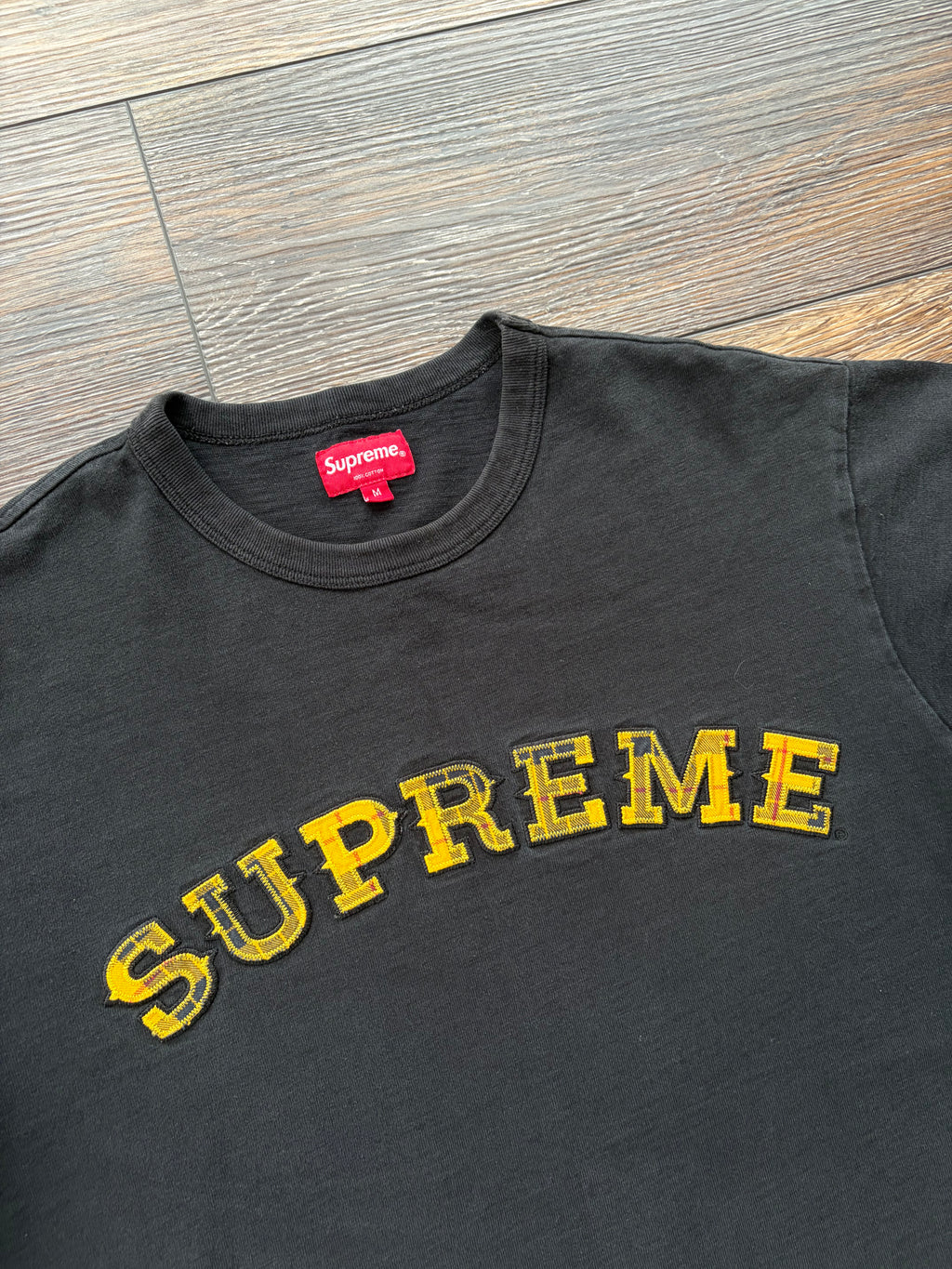 Supreme Plaid Appliqué S/S Top M